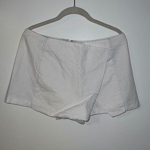 Lilly Pulitzer White Envelope Skort